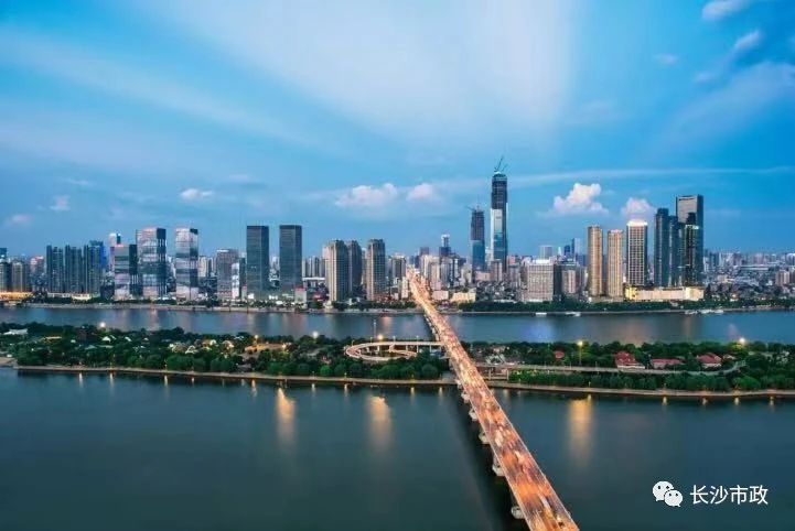 以城市，見未來；與城市，共成長